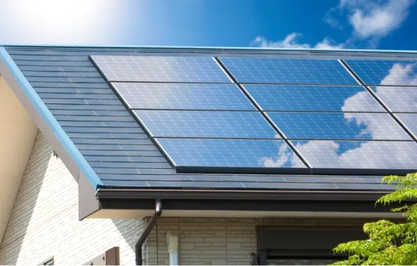 住宅用ソーラーパネルの画像